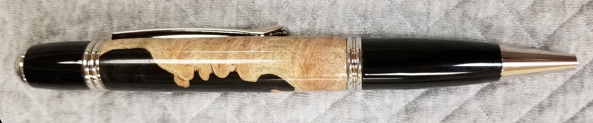 Gatsby Style Pen with Black & Maple Burl